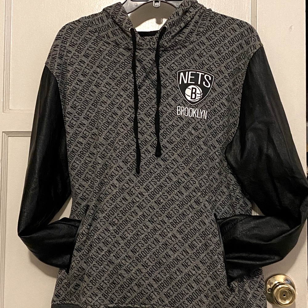 🚨SOLD NBA Brooklyn Nets pullover hoodie w/Vegan Leather